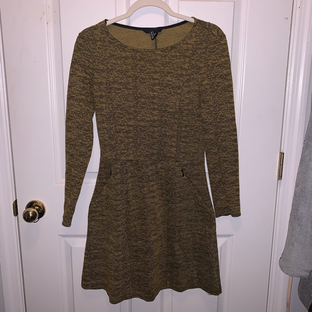 Yellow and Black Pocketed Longsleeve Dress